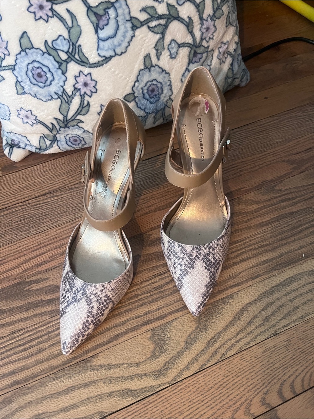 BCBGeneration Taupe and Tan Snake-Print Pointed Mary Jane Heels size 8.5
